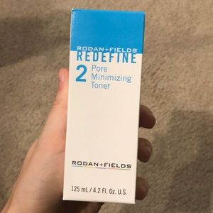 Pore minimizing toner